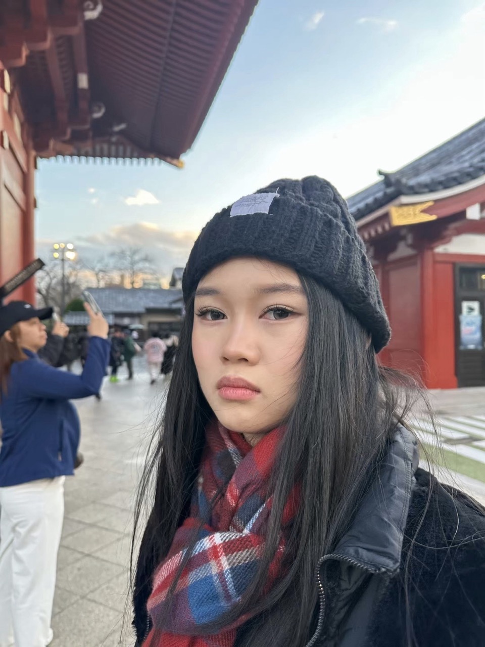 girl loooking at camera